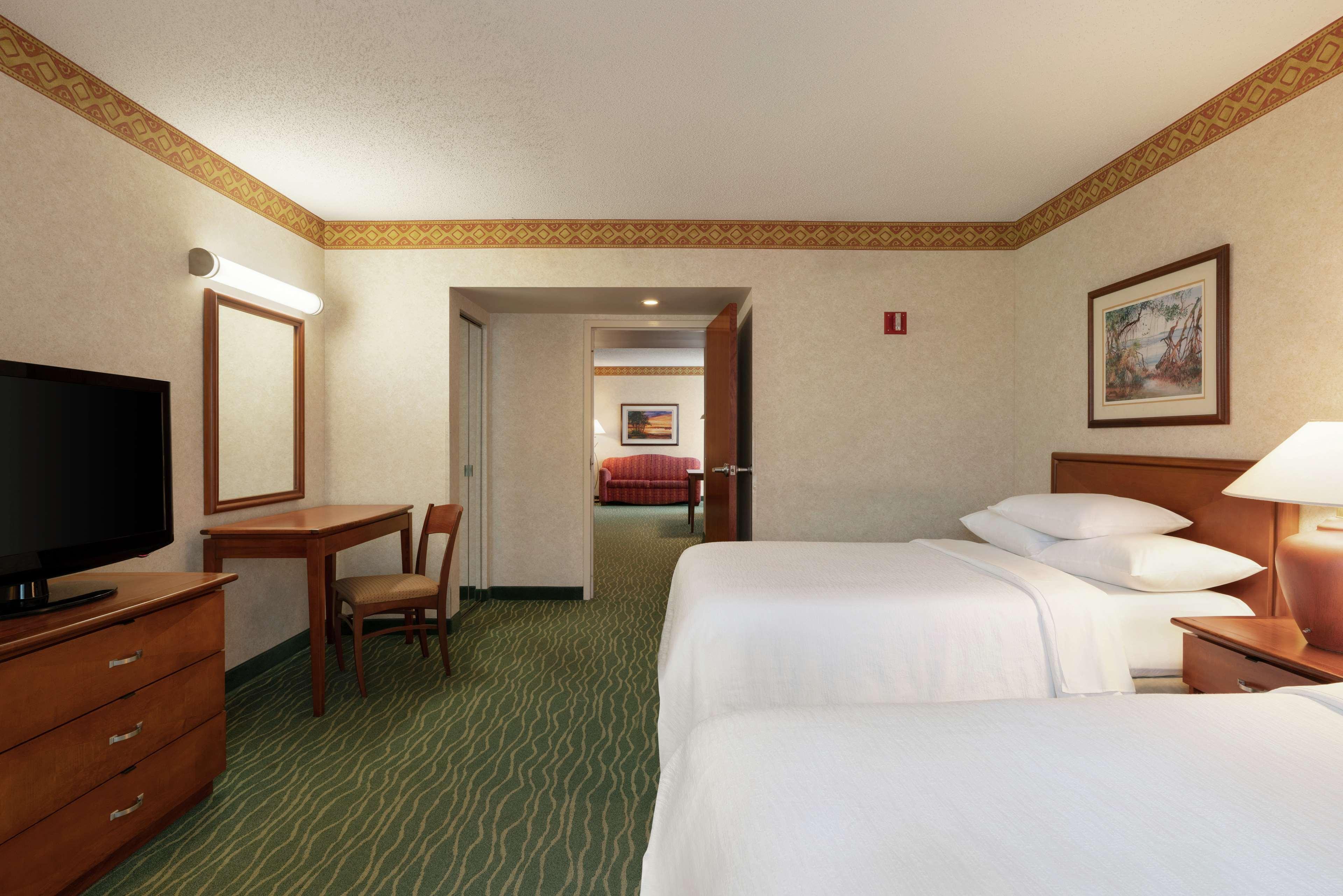 Embassy Suites By Hilton Tampa Usf Near Busch Gardens Екстер'єр фото